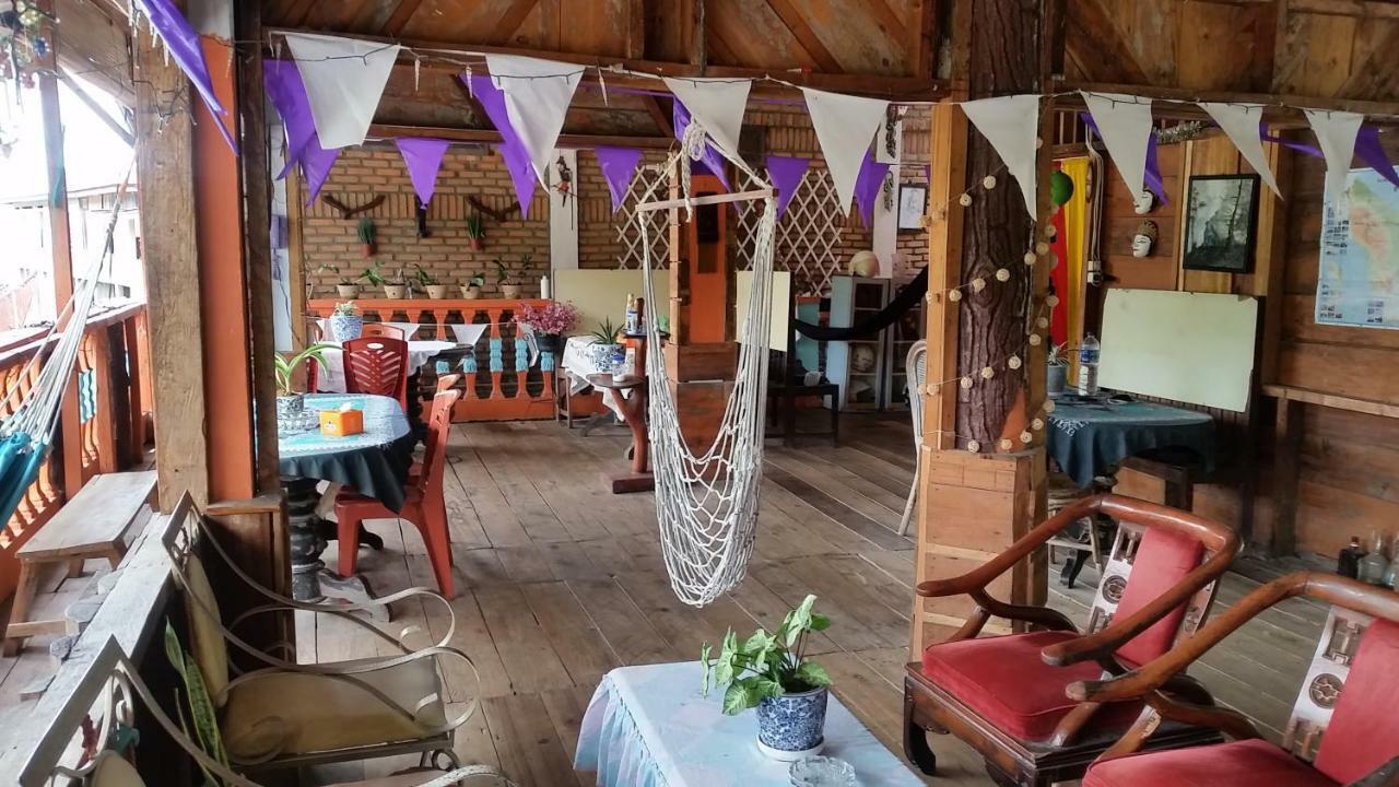 Sibayak Guesthouse Tuk Tuk Exterior foto