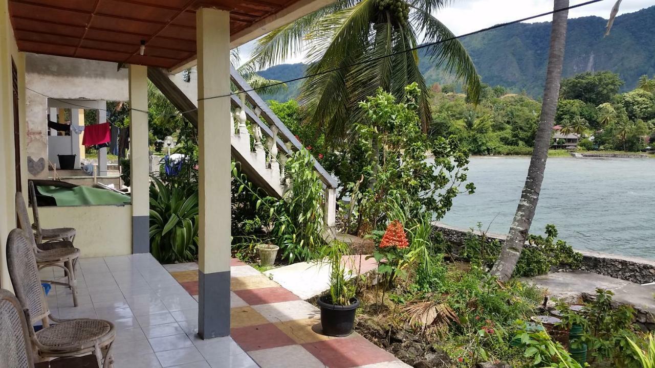 Sibayak Guesthouse Tuk Tuk Exterior foto